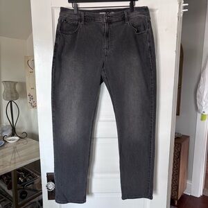 Old Navy Mid-Rise Wow Boyfriend Jeans
